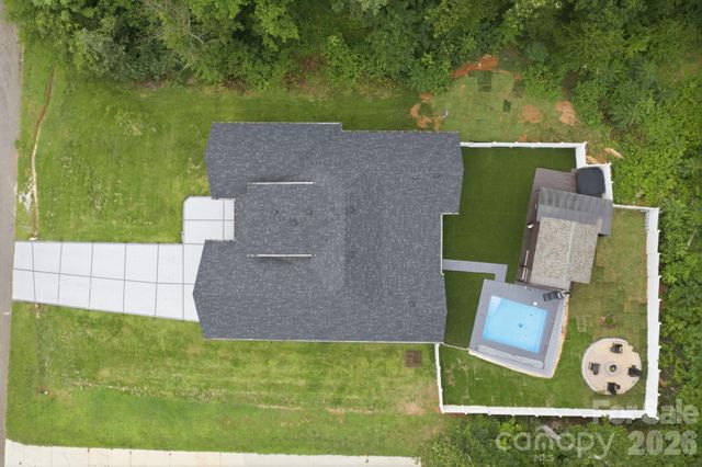 314 Oak Knoll, Hildebran, NC 28637