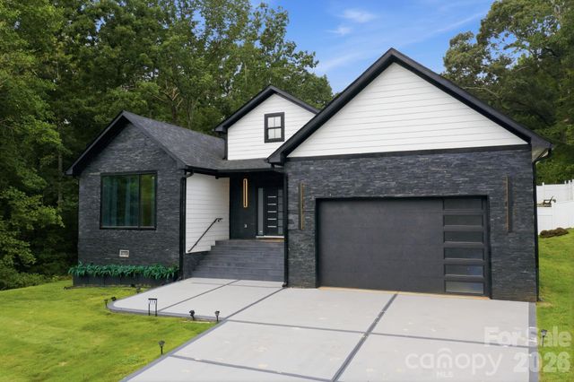 314 Oak Knoll, Hildebran, NC 28637