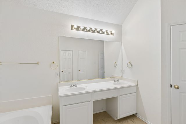 8032 Gila Bend Lane, Fort Worth, TX 76137