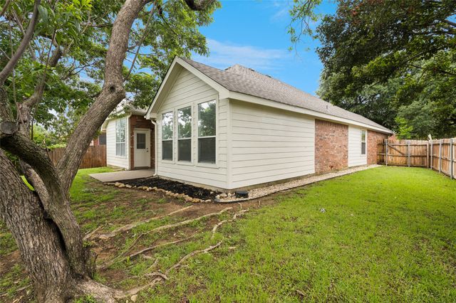 8032 Gila Bend Lane, Fort Worth, TX 76137