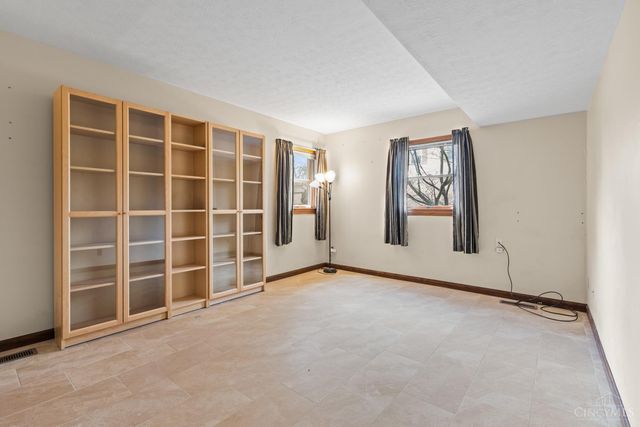 9282 Gregg Drive, West Chester, OH 45069