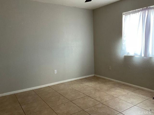 17965 Live Oak Street, Hesperia, CA 92345