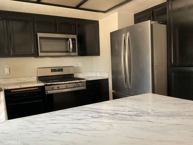 17965 Live Oak Street, Hesperia, CA 92345