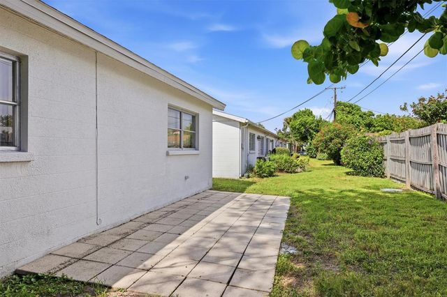 6039 CORAL WAY, Bradenton, FL 34207