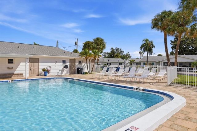 6039 CORAL WAY, Bradenton, FL 34207