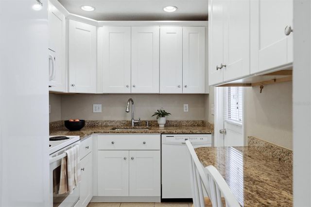 6039 CORAL WAY, Bradenton, FL 34207