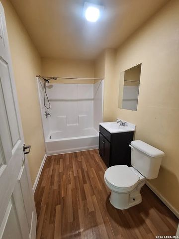 1040 GULF, San Antonio, TX 78202