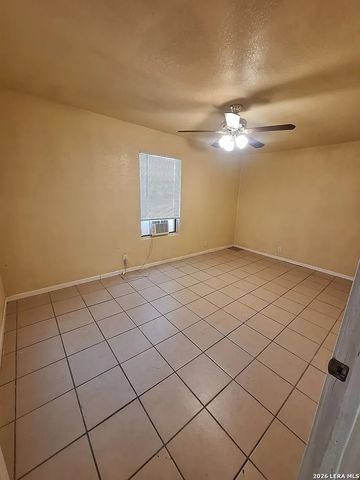 1040 GULF, San Antonio, TX 78202