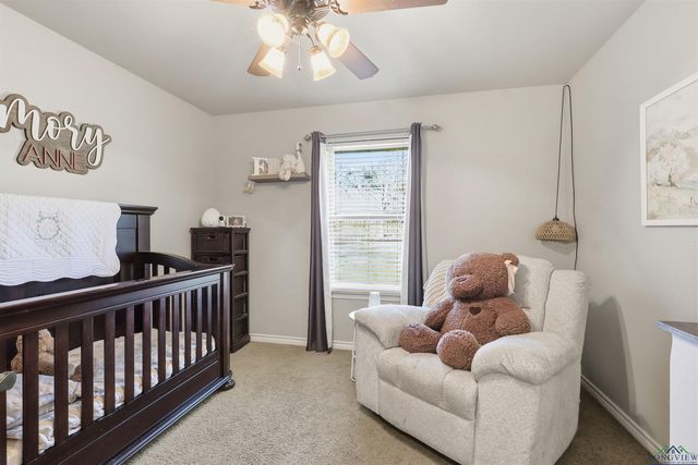 907 Woodridge Cir, Longview, TX 75601