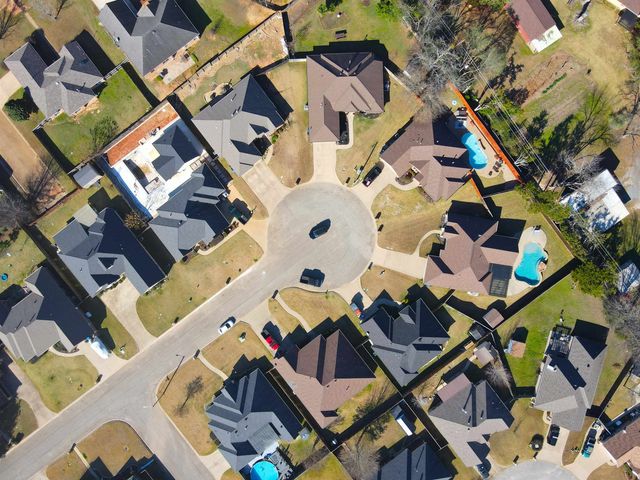 907 Woodridge Cir, Longview, TX 75601