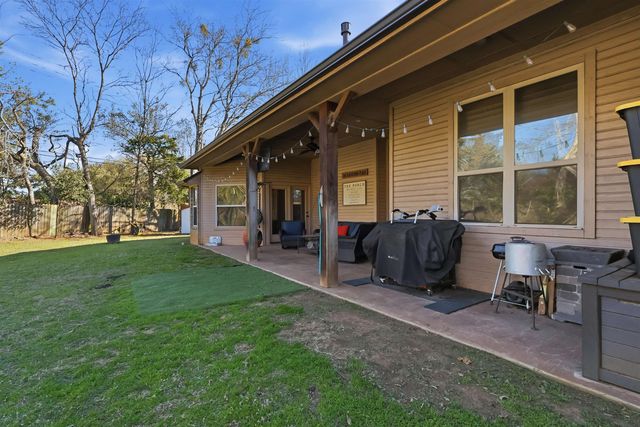 907 Woodridge Cir, Longview, TX 75601