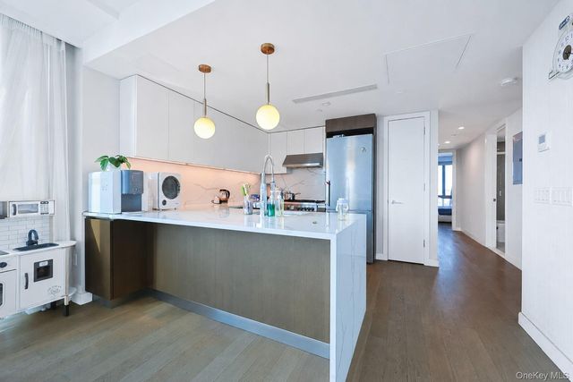 33-66 Farrington Street 10A, Flushing, NY 11354