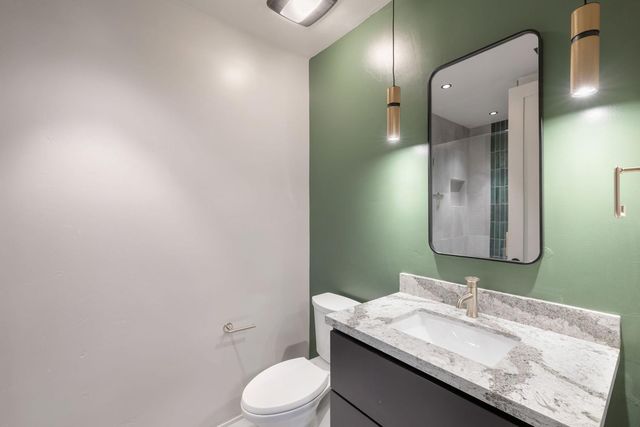2211 E Camelback Road Unit 605, Phoenix, AZ 85016