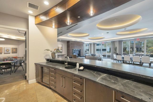 2211 E Camelback Road Unit 605, Phoenix, AZ 85016