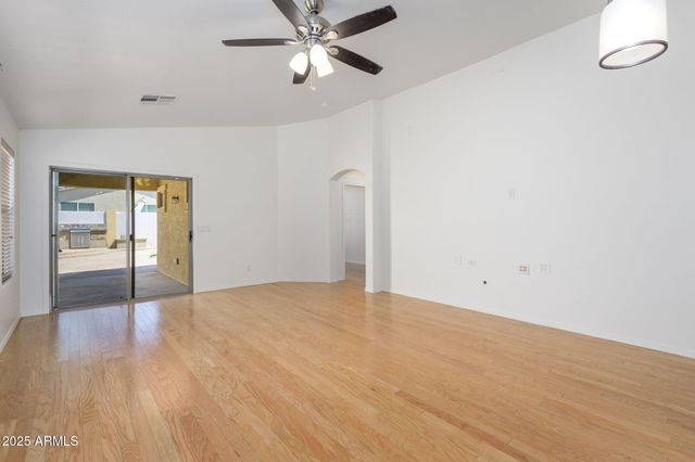 18218 W MISSION Lane, Waddell, AZ 85355