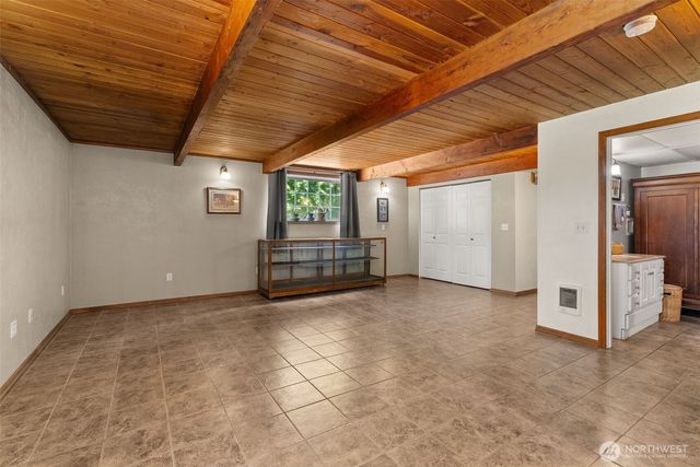 21016 E 26th Ave, Spanaway, WA 98387