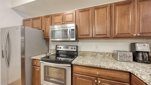 5001 BARALDI CIRCLE 22-202, Sarasota, FL 34235