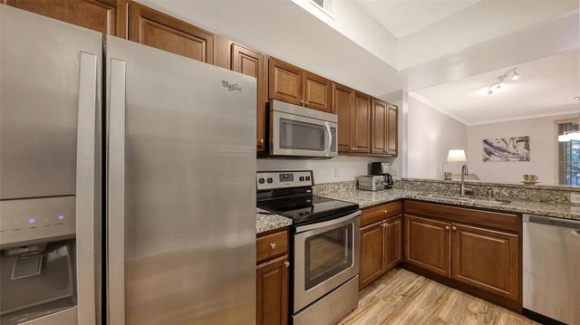 5001 BARALDI CIRCLE 22-202, Sarasota, FL 34235