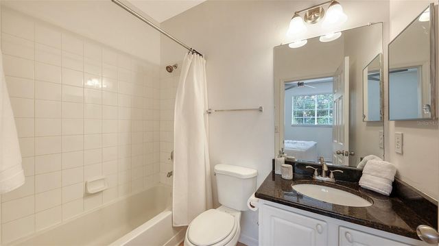5001 BARALDI CIRCLE 22-202, Sarasota, FL 34235