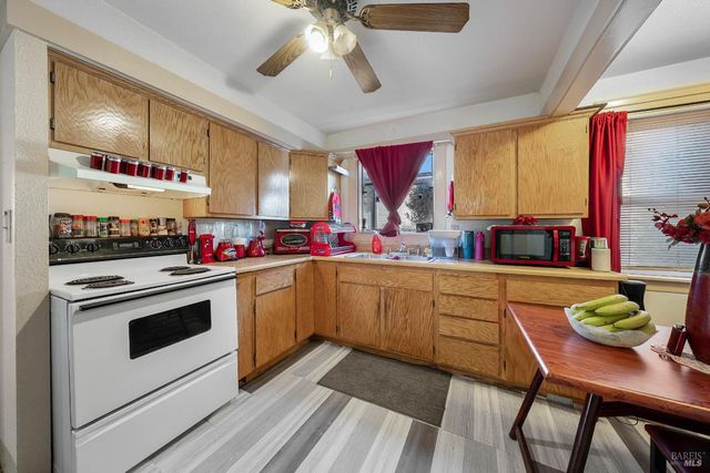 130 Armstrong St, Lakeport, CA 95453