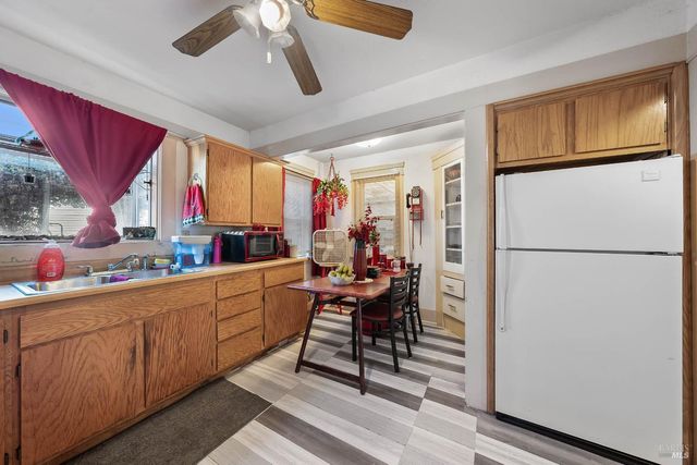 130 Armstrong St, Lakeport, CA 95453