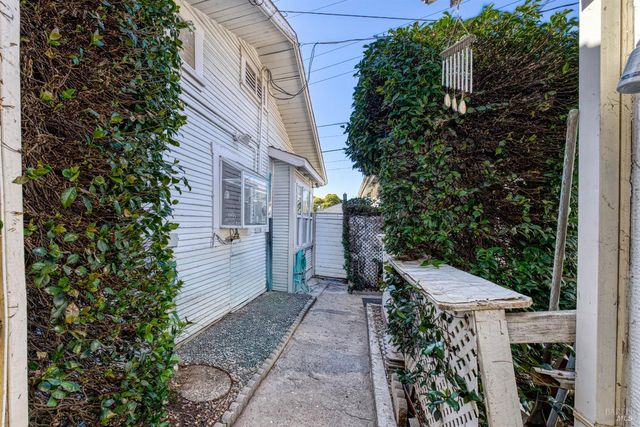 130 Armstrong St, Lakeport, CA 95453