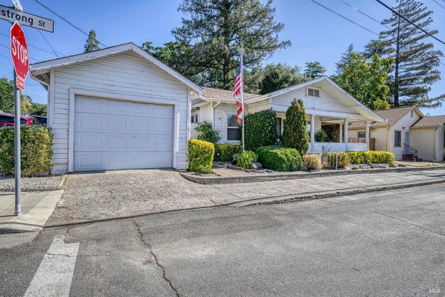 130 Armstrong St, Lakeport, CA 95453