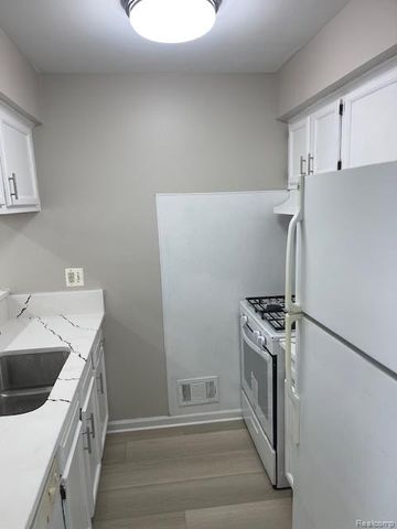 35473 Turner Drive, Sterling Heights, MI 48312