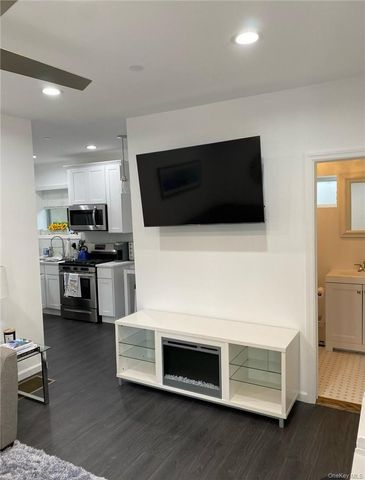 150 FIFTH Avenue 1, Pelham, NY 10803