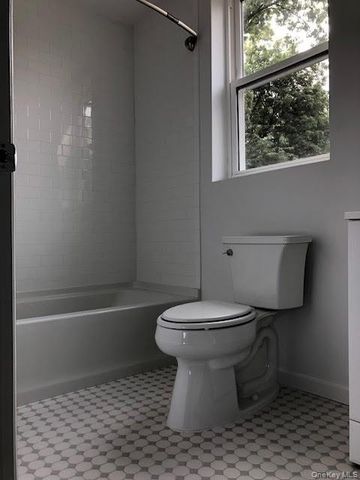 150 FIFTH Avenue 1, Pelham, NY 10803