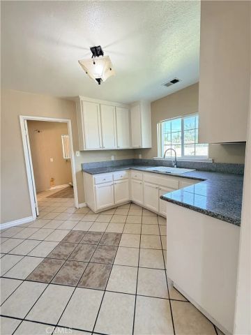 2820 Madison, Riverside, CA 92504