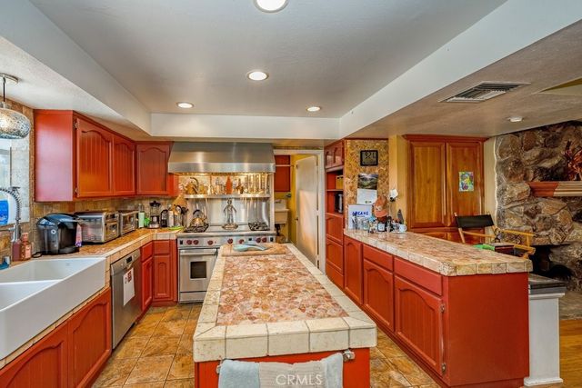 26615 Mountain Park Road, Canyon Country, CA 91387