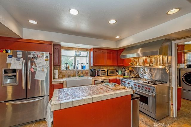 26615 Mountain Park Road, Canyon Country, CA 91387