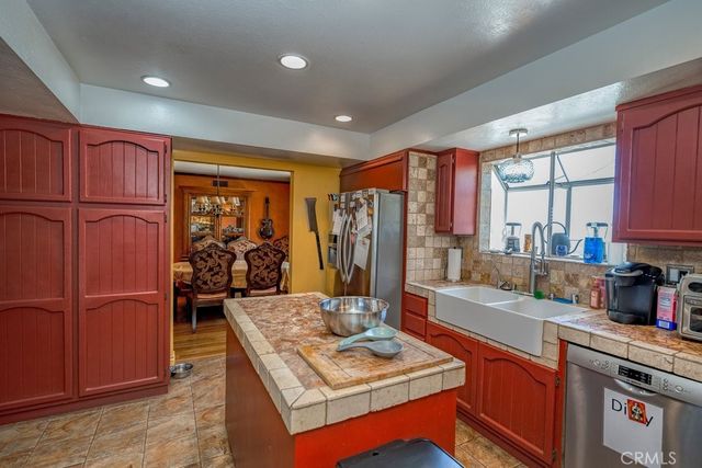 26615 Mountain Park Road, Canyon Country, CA 91387