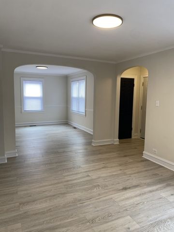 13819 S State Street, Riverdale, IL 60827