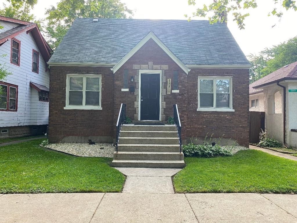 13819 S State Street, Riverdale, IL 60827