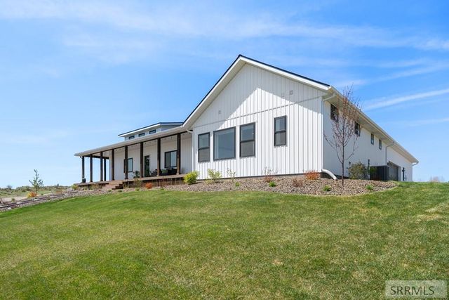 1032 E Butte Road, Menan, ID 83434