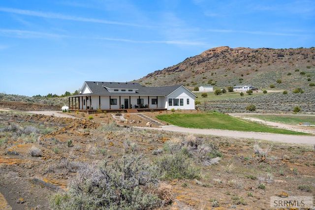 1032 E Butte Road, Menan, ID 83434