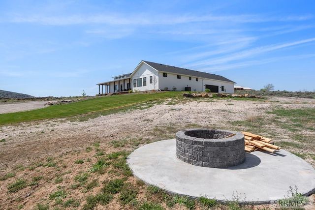 1032 E Butte Road, Menan, ID 83434