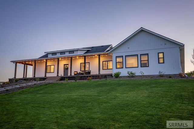 1032 E Butte Road, Menan, ID 83434
