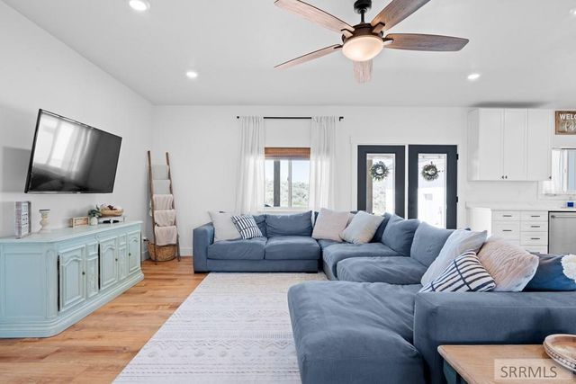 1032 E Butte Road, Menan, ID 83434