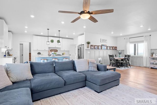 1032 E Butte Road, Menan, ID 83434