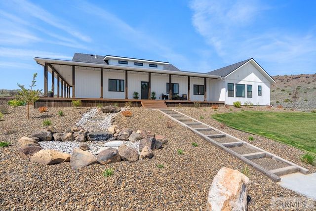 1032 E Butte Road, Menan, ID 83434