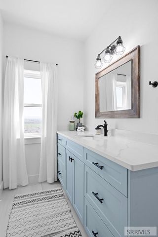 1032 E Butte Road, Menan, ID 83434