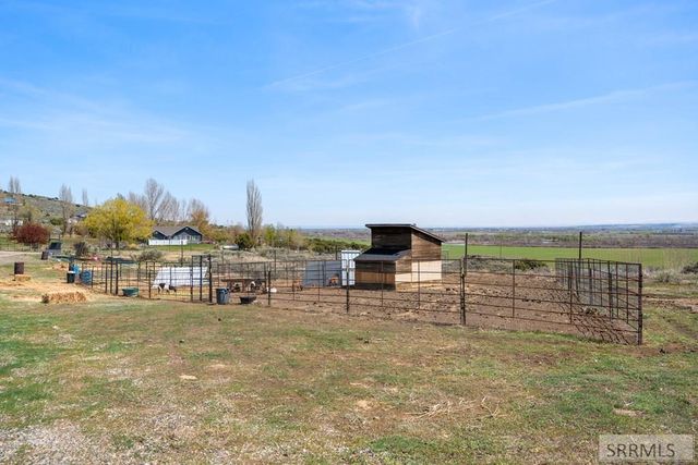 1032 E Butte Road, Menan, ID 83434