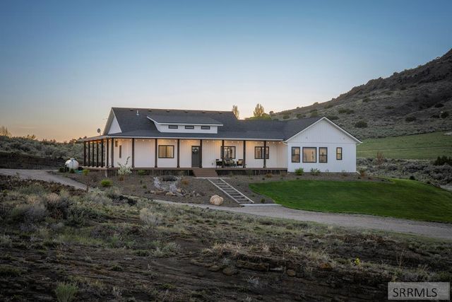 1032 E Butte Road, Menan, ID 83434