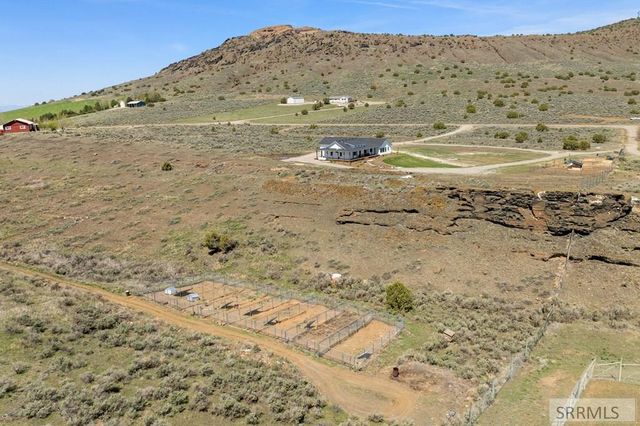 1032 E Butte Road, Menan, ID 83434