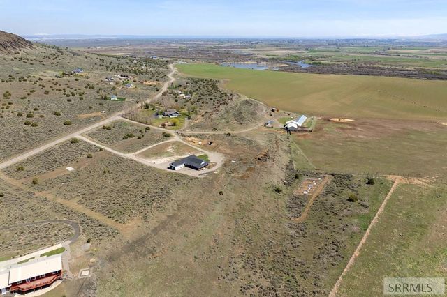 1032 E Butte Road, Menan, ID 83434