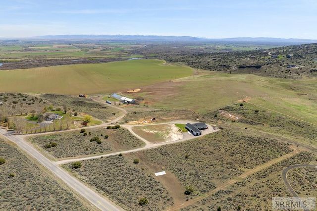 1032 E Butte Road, Menan, ID 83434