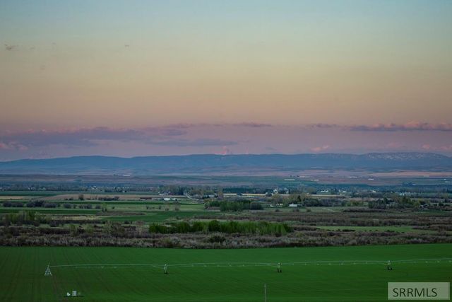 1032 E Butte Road, Menan, ID 83434